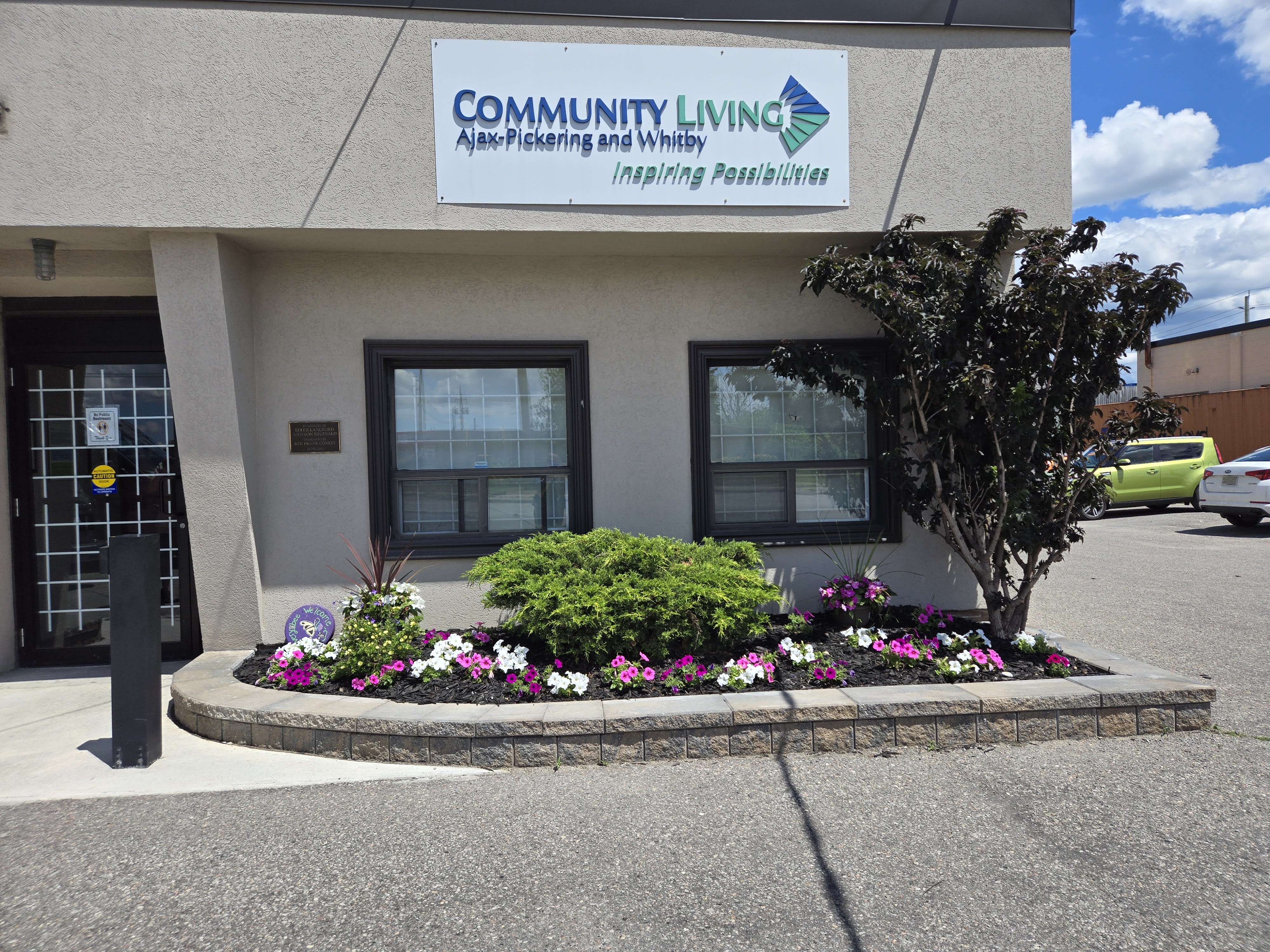 Exterior of Community Living Ajax-Pickering and Whitby Day Services Building